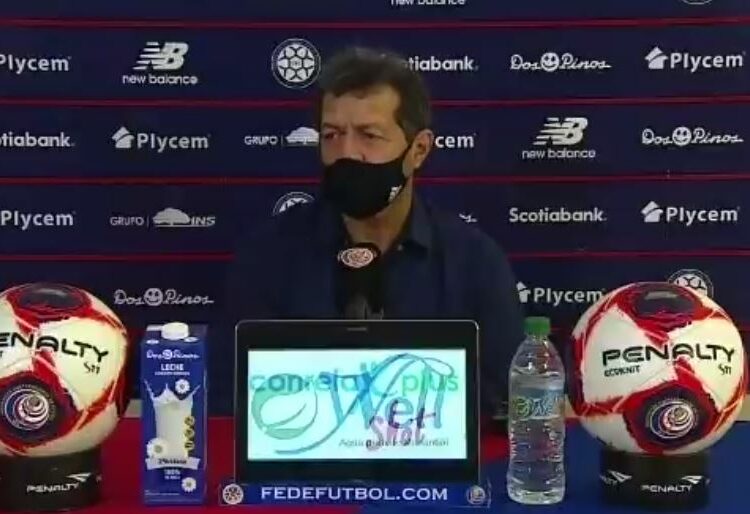 Hugo Pérez lamenta los errores de El Salvador ante Costa Rica