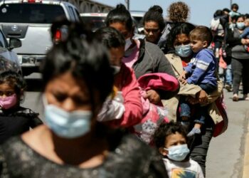 México intercepta a casi 2.000 migrantes en varias redadas