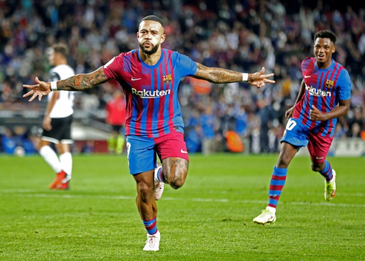 Barcelona venció 3-1 al Valencia y se ubica en el séptimo lugar