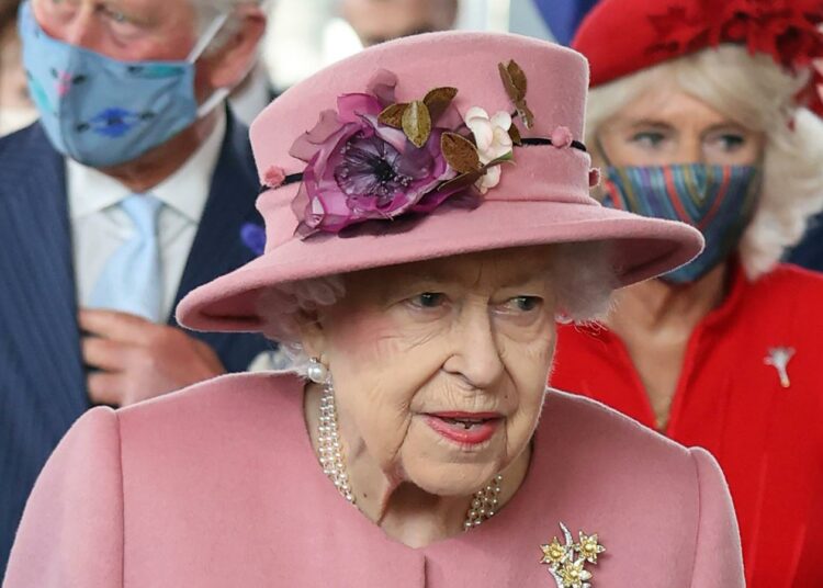 Isabel II cancela una serie de compromisos después de que sus médicos le recomendaran descansar