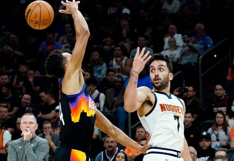 Los Nuggets abren su curso con triunfo ante Phoenix, vigentes campeones del Oeste