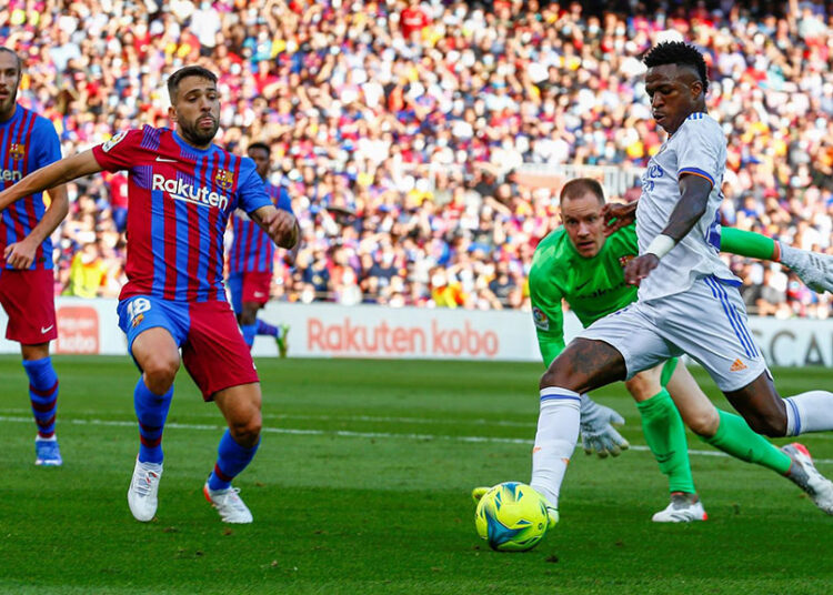 Clásico español: Real Madrid derrota a domicilio a Barcelona 1-2