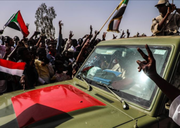 Nuevo golpe de Estado en Sudán: un grupo de militares arrestó al primer ministro y a varios miembros del gabinete