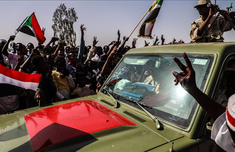 Nuevo golpe de Estado en Sudán: un grupo de militares arrestó al primer ministro y a varios miembros del gabinete
