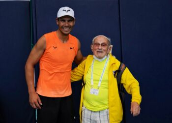(VIDEO) Rafael Nadal jugó con el tenista de 97 años que entró a los récords Guiness