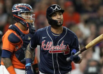Los Bravos superaron 3-2 a los Astros y se ponen a triunfo de quedarse con el Clásico de Otoño