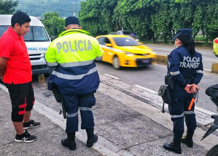 PNC mantiene controles vehiculares en diferentes puntos del país