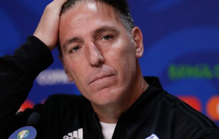 Tras la dura derrota ante Bolivia, Eduardo Berizzo dejó de ser el entrenador de Paraguay