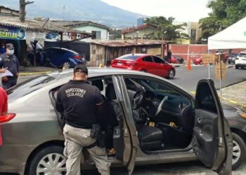 Capturan a cuatro sujetos por agrupaciones ilícitas y portación ilegal de armas de fuego en San Salvador