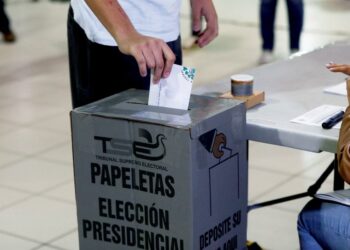 Presentan iniciativa para que se incluya fotografía en la papeleta de elección presidencial