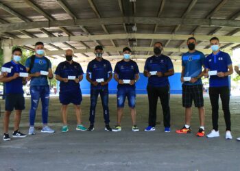 INDES se mantiene al día con la entrega del estímulo a los jugadores de la selección de fútbol playa