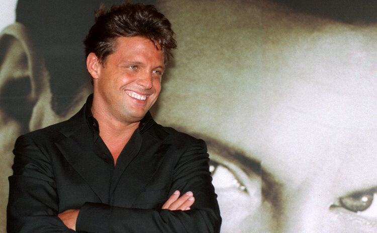 ¿Quién fue la inspiración? Ésta es la historia de ‘Por debajo de la mesa’, canción que interpreta Luis Miguel