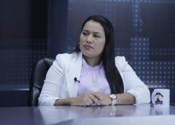 Diputada del FMLN reconoce que la reelección presidencial en el país «no es mala»