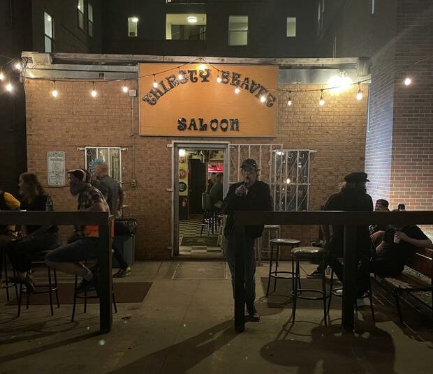 Mick Jagger pasó inadvertido en un bar de Carolina del Norte: tomó una cerveza tras un concierto y nadie lo reconoció