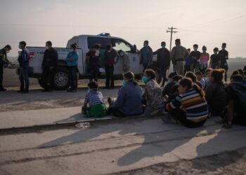 Estados Unidos registra la cifra de detenciones de inmigrantes más alta jamás registrada en la frontera con México