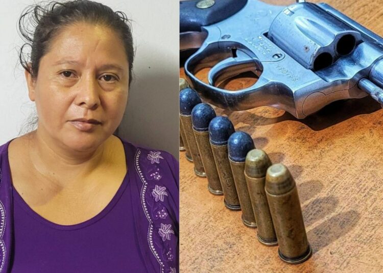 Policía captura en flagrancia a mujer por tenencia de arma de fuego