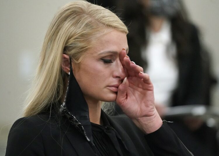 Paris Hilton denuncia haber sufrido «abusos físicos y psicológicos» en centros para jóvenes con problemas y pide mayor control por parte del Estado