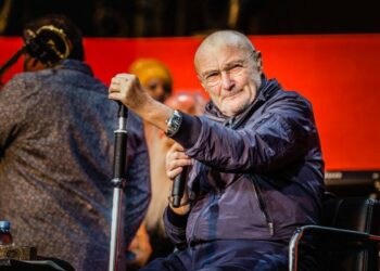 Phil Collins será interrogado bajo juramento acerca de su supuesta mala higiene personal