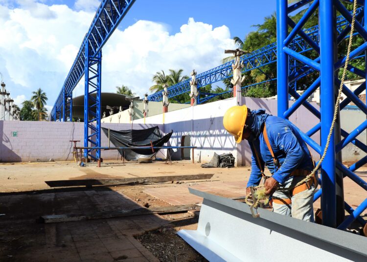 El presidente del INDES anuncia avances en la obras de mejoramiento en escenarios deportivos