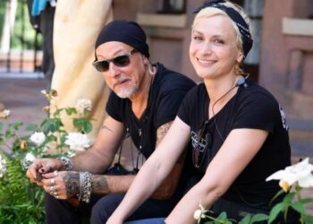 El dramático relato del hombre que sostuvo a Halyna Hutchins mientras moría tras recibir un disparo accidental de Alec Baldwin