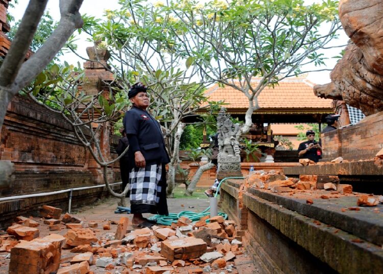 Sismo en la isla de Bali causa la muerte de al menos a 3 personas