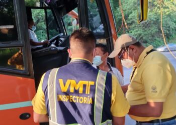 Autoridades verifican que transporte colectivo cumpla medidas de bioseguridad