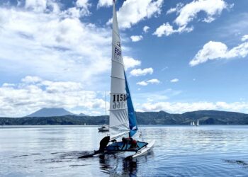 Henry Benítez se quedó con el primer lugar en Optimist en vela