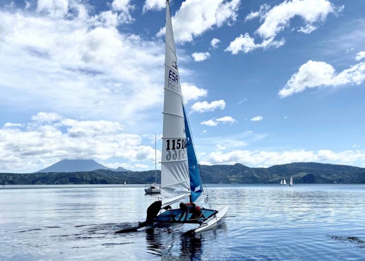 Henry Benítez se quedó con el primer lugar en Optimist en vela