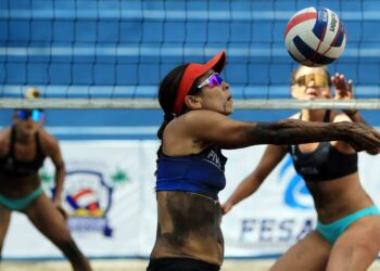 Las salvadoreñas Ivonne Soler y Sofía Velásquez se quedaron con la medalla de plata en el XX Campeonato Centroamericano Mayor de Voleibol de Playa