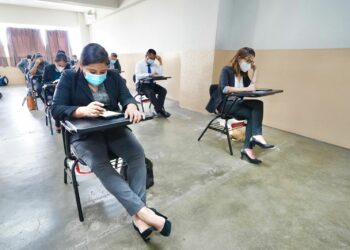 Abogados realizan prueba de conocimientos para optar a la plaza de Fiscal Auxiliar