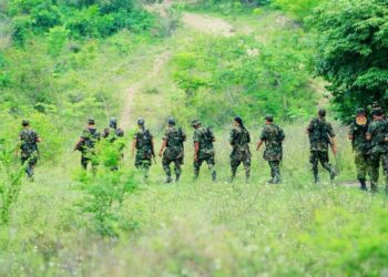 Campesinos retienen a 180 soldados en convulsa región colombiana