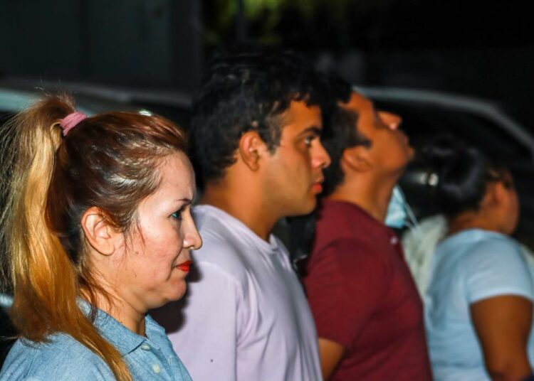 Sujetos acusados de hurto informático fueron capturados en la madrugada por la PNC