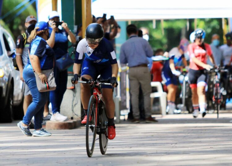 Salvadoreños Josué Arana y Madeline Mendoza competirán en los Panamericanos Junior