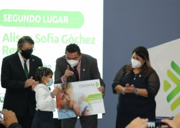 COASPAE de R.L., premió a ganadores del concurso nacional del bicentenario «Juntos Marcamos un Nuevo Futuro»