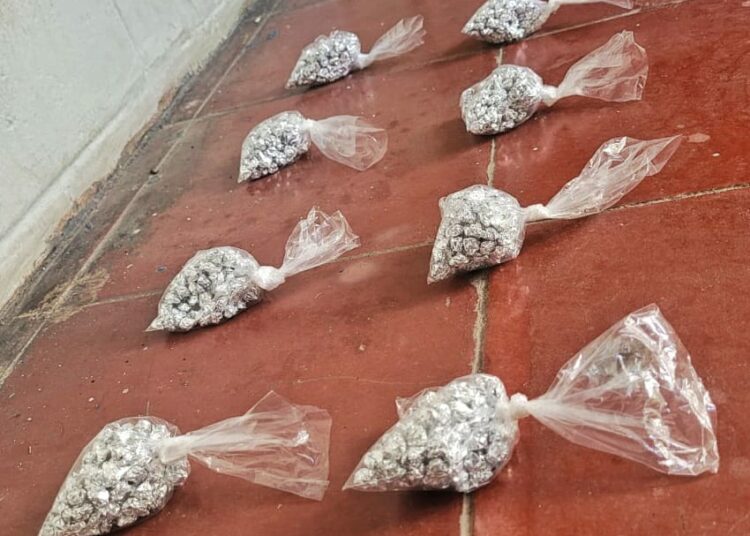 Detienen a sujeto con más de 100 porciones de crack en La Libertad