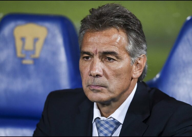 Carlos De los Cobos aconsejó al Tata Martino para el partido ante El Salvador