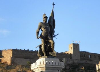 El partido Vox plantea en el Congreso español que se realicen homenajes al conquistador Hernán Cortés y pide que México mejore su sepulcro