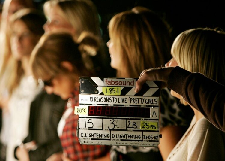 Los trabajadores de Hollywood amenazan con una huelga que podría paralizar a la industria del entretenimiento