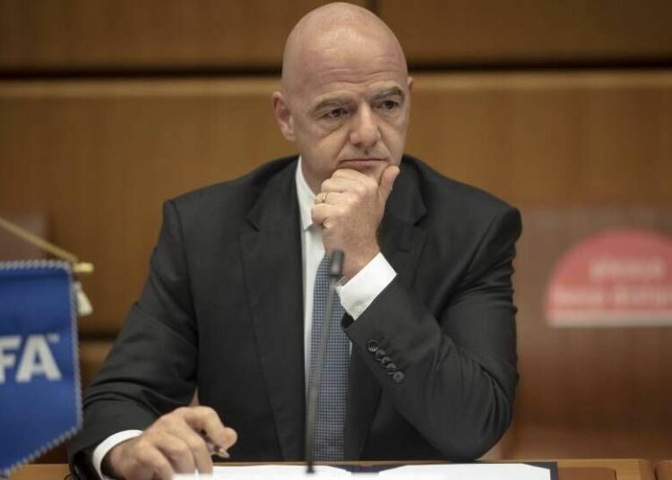 La UEFA le pide a Infantino que se aleje del “populismo” y advierte que no jugará un Mundial cada dos años