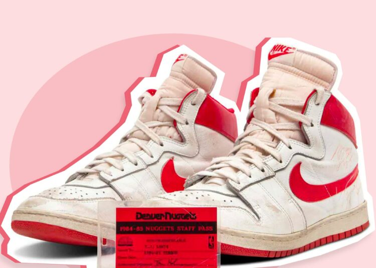 Subastan por un precio récord las primeras zapatillas Nike Air Ship usadas por Michael Jordan en la NBA