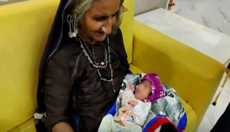 En la India una mujer afirma haber dado a luz a su primer bebé a los 70 años, lo que la convertiría en una de las madres primerizas más longevas del mundo