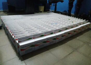 Capturan a dos personas por contrabando incautándoles 200 cajas medicinales de dudosa procedencia