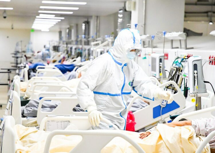 Un total de 17 personas fallecieron ayer sábado a causa de covid-19