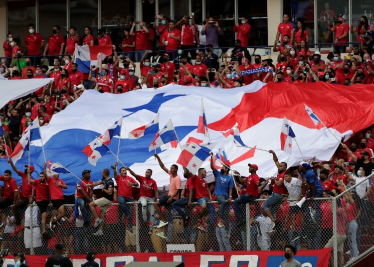 FIFA sanciona a Panamá con un partido sin público por cánticos homofóbicos