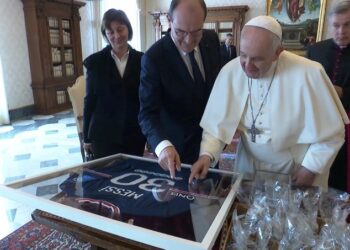 Lionel Messi le envió un regalo especial al Papa Francisco