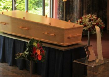 Una multitud aguarda en Brasil la resurrección de un pastor que dejó escrito que volvería a la vida a los tres días de su muerte