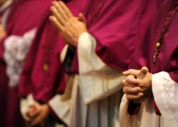 Una investigación identifica hasta 3.200 sacerdotes pederastas desde 1950 dentro de la Iglesia católica francesa