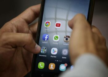 Se apagan una tras otra las principales redes sociales y derrumban las acciones de empresas tecnológicas