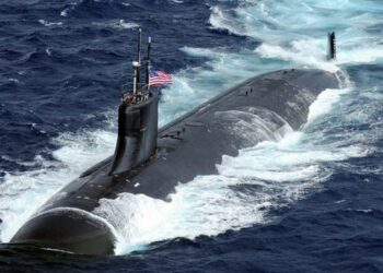 El choque de un submarino estadounidense con un objeto desconocido en el Mar de China Meridional deja al menos once marineros heridos