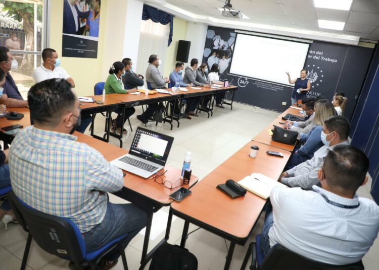 Gobierno agiliza la contratación de 7 mil personas para los próximos dos meses